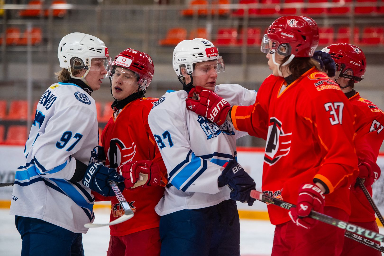 Уступаем в Екатеринбурге